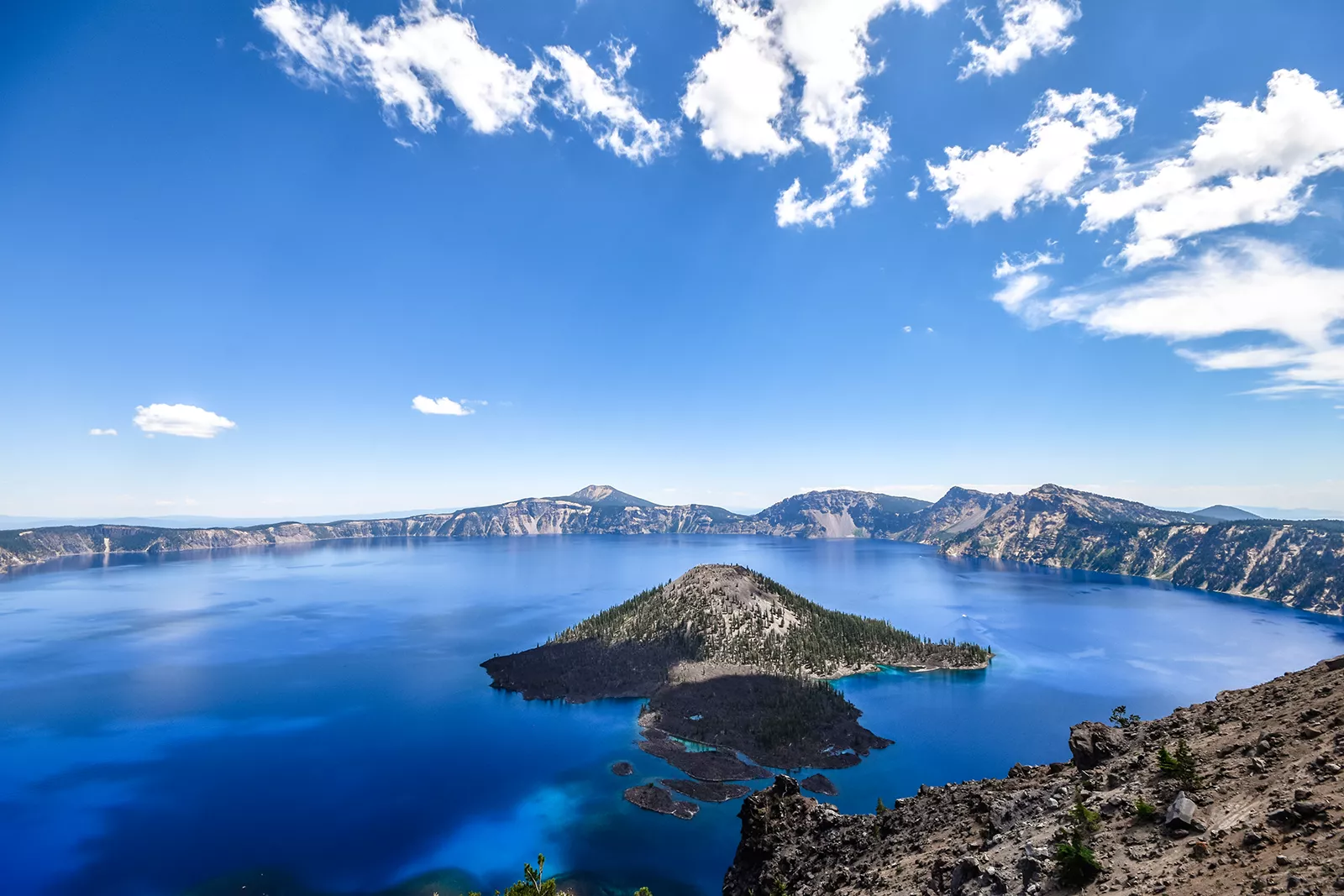 Crater Lake National Park A Blue Lake With An Island 1600