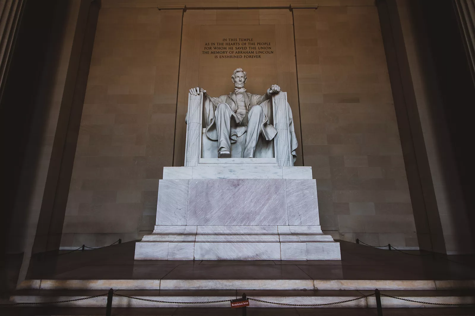 Lincoln Memorial Stone Statue 1600
