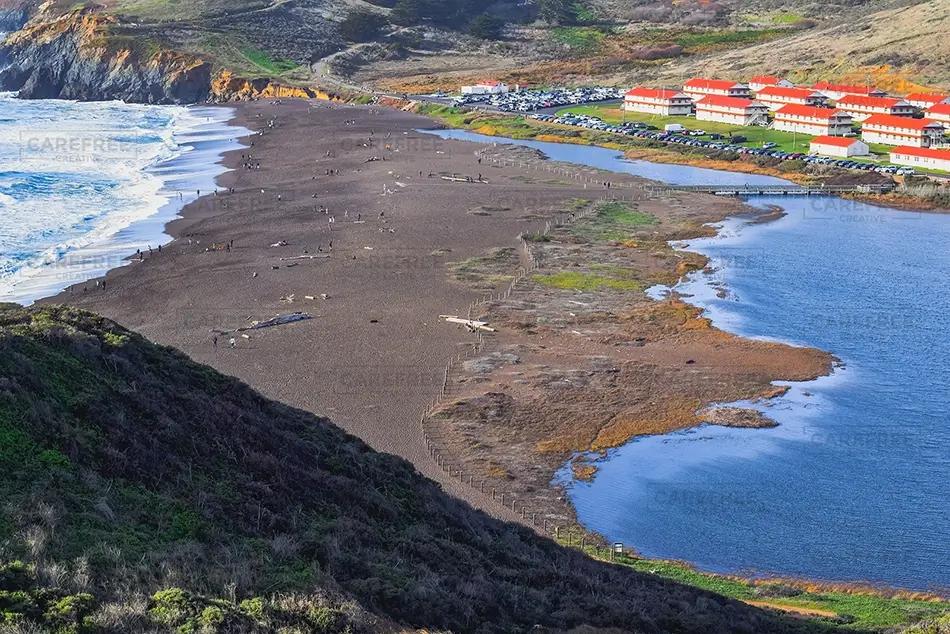 Battery Alexander Knoll Coastal Beach Lagoon, Sausalito, California · United States