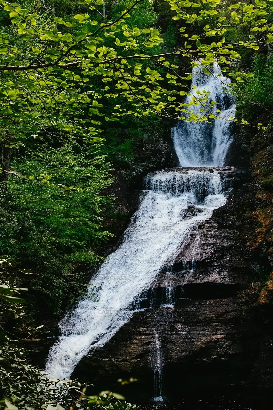 Dingmans Falls Majestic Waterfall Close Up, Dingmans Ferry, Pennsylvania · United States