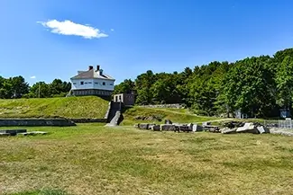 Fort McClary Historic Battlements Path, Kittery, Maine