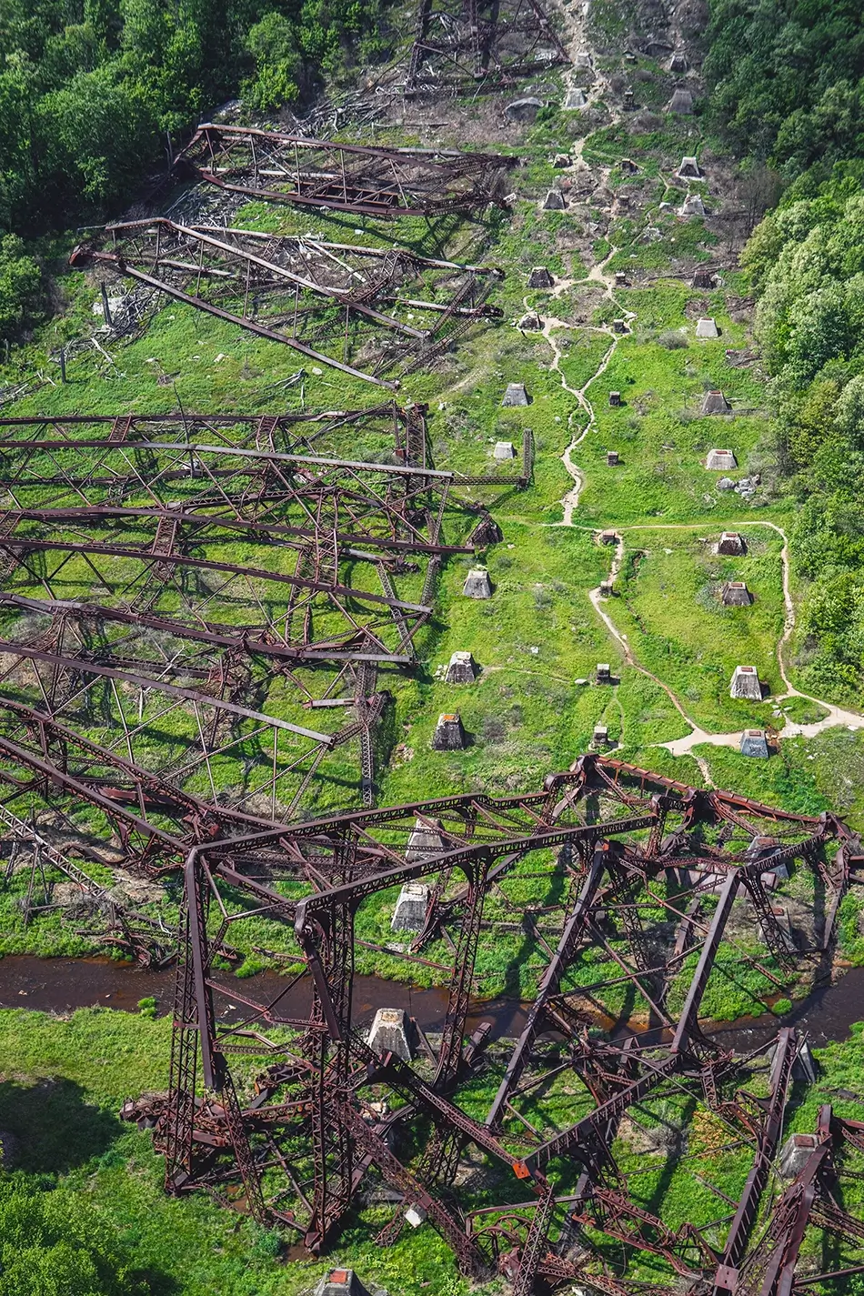 Kinzua Bridge State Park Collapsed Rusted Trestle Ruins, Mt Jewett, Pennsylvania · United States