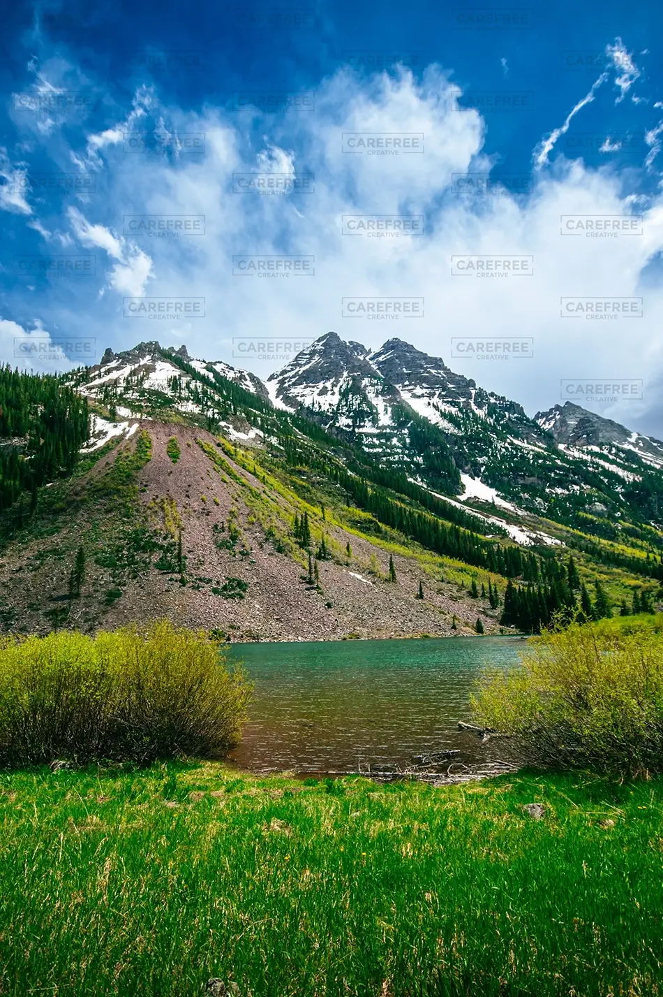 Maroon Bells Scenic Mountain Lake View, Aspen, Colorado · United States