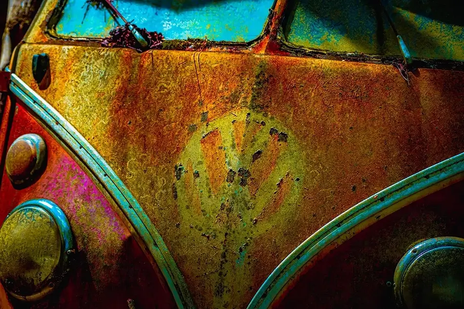 Old Car City USA Volkswagen Emblem Decay, White, Georgia · United States