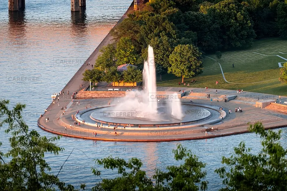 Point of View Fountain and Park with People, Pittsburgh, Pennsylvania · United States