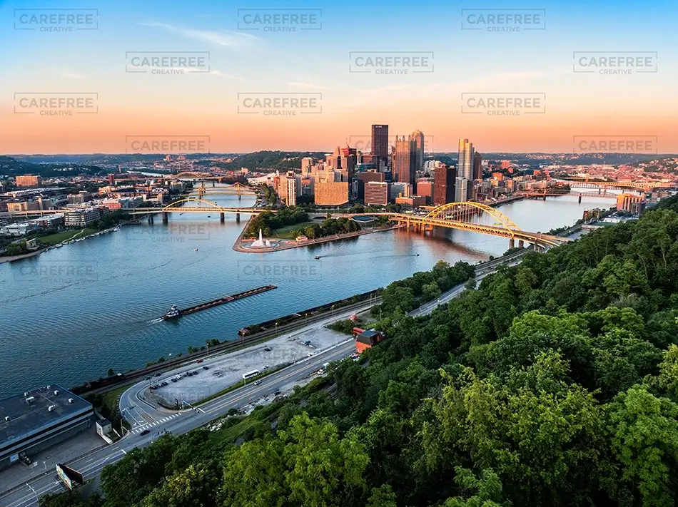 Point Of View Pittsburgh Over River, Pittsburgh, Pennsylvania · United States