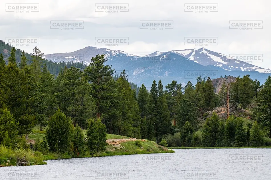Rocky Mountain National Park Scenic Lake and Mountains, Estes Park, Colorado · United States