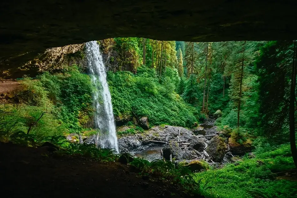 Silver Falls State Park Solitary Waterfall, Drake Crossing, Oregon · United States