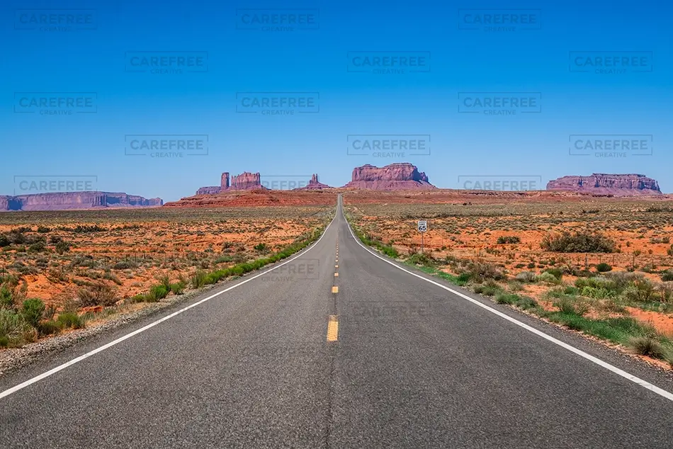 Utah Desert Highway Monument Valley, Utah · United States
