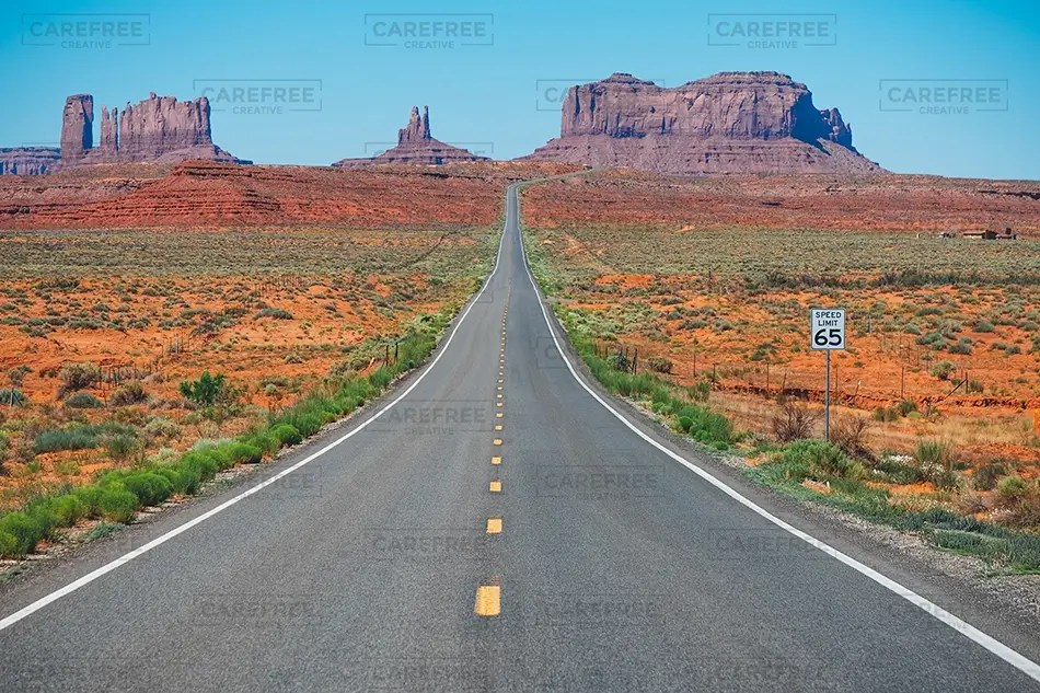 Utah Desert Highway Monument Valley, Utah · United States
